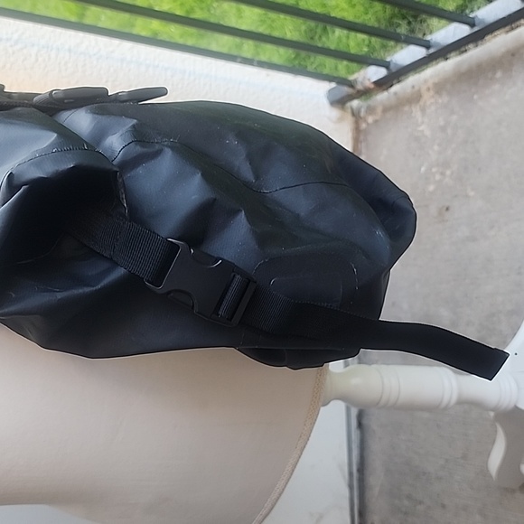 Waterproof travel bag - Picture 3 of 4